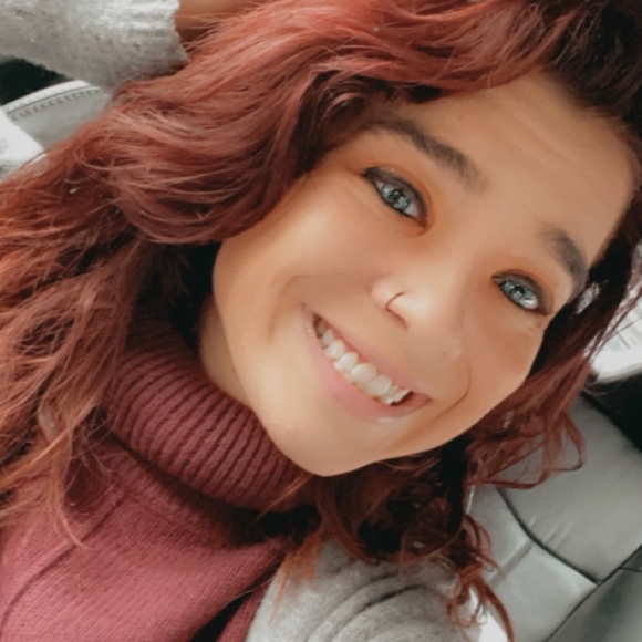 Meet your Posher, Alexus - Picture 1 of 1